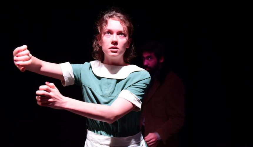 Dogville oyunumuzdaki performansıyla, İsmet Küntay Tiyatro Ödülleri’nde “Yılın En Başarılı Genç Kadın Oyuncusu” ödülü Ece Çeşmioğlu Dogville oyunumuzdaki performansıyla, İsmet Küntay Tiyatro Ödülleri’nde “Yılın En Başarılı Genç Kadın Oyuncusu” ödülü Ece Çeşmioğlu